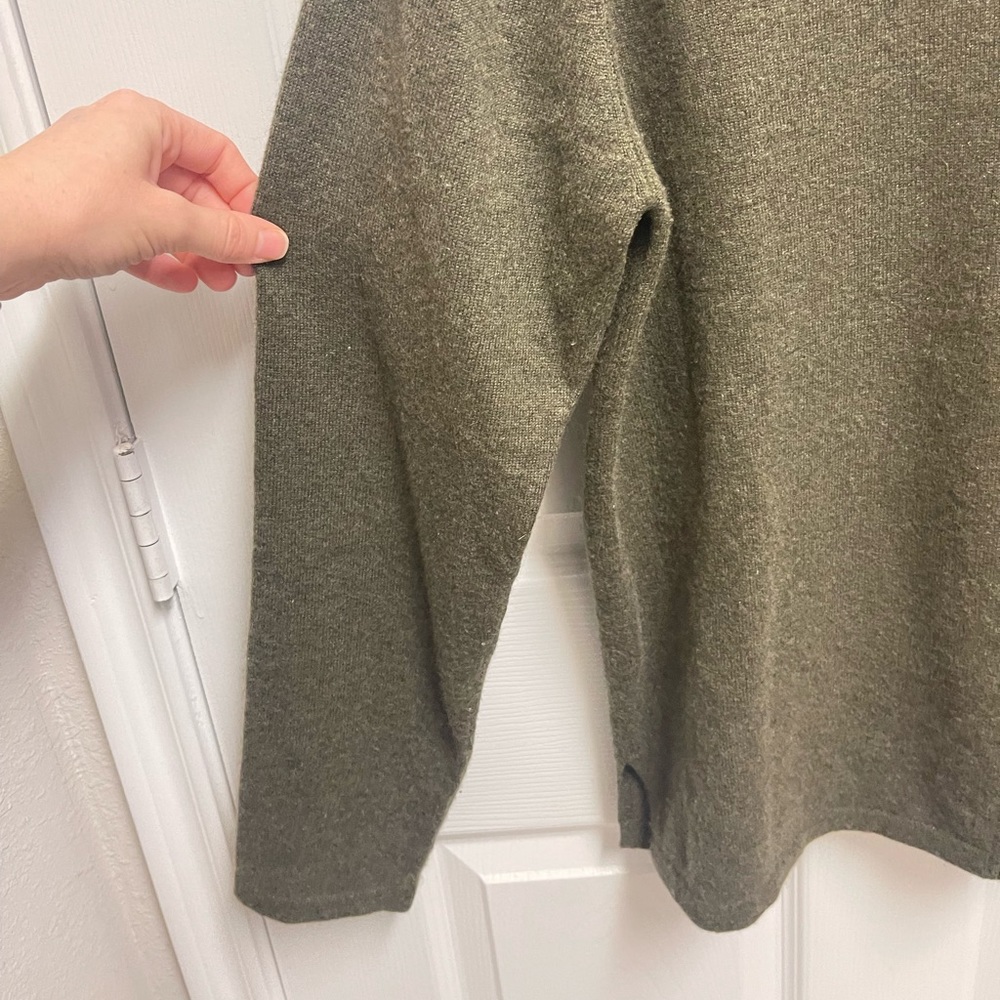 Robert Comstack Cashmere Vneck Sweater - image 6